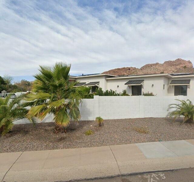 VISTA LIVING CAMELBACK VIEW